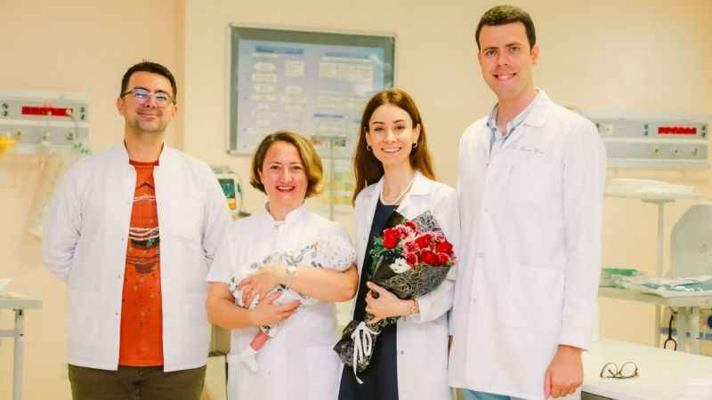 Bağırsakları göğüs kafesinde doğdu