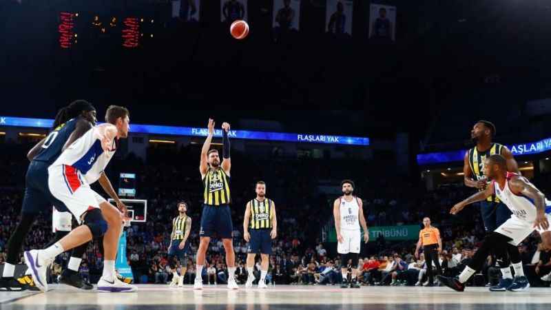 Anadolu Efes, Fenerbahçe'yi eledi
