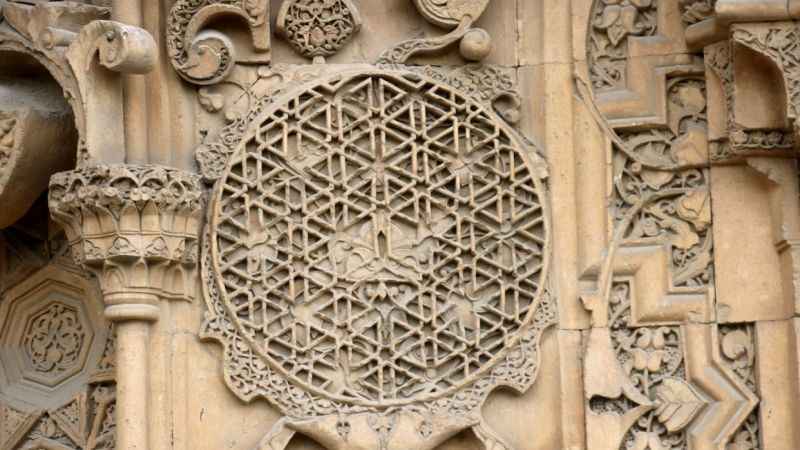 Divriği Ulu Cami'de yenileme çalışmaları sürüyor