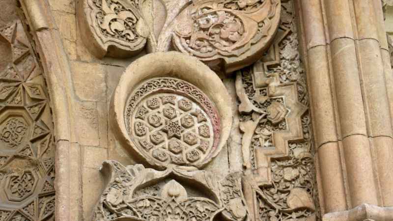 Divriği Ulu Cami'de yenileme çalışmaları sürüyor