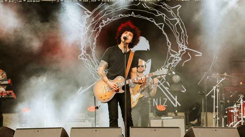 Kapadokya’da Selda Bağcan ve Seksendört rüzgarı