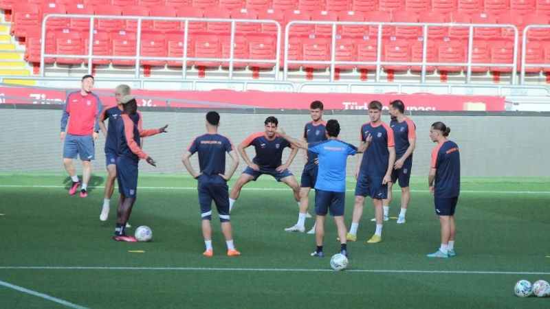 Başakşehir, Fenerbahçe maçı hazırlıklarını tamamladı