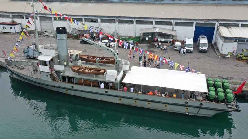 TCG Nusret Mayın Müze Gemisi ziyaretçileri ağırladı