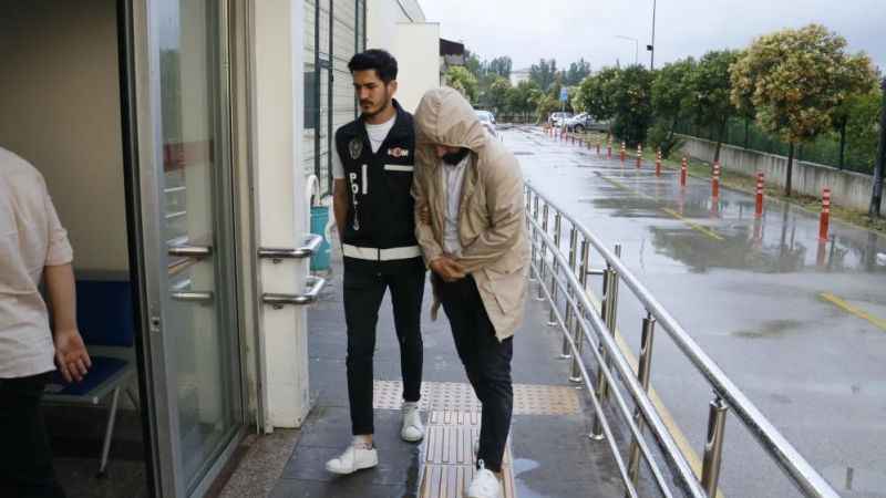 Piyasaya sahte altın sürerken yakalandılar