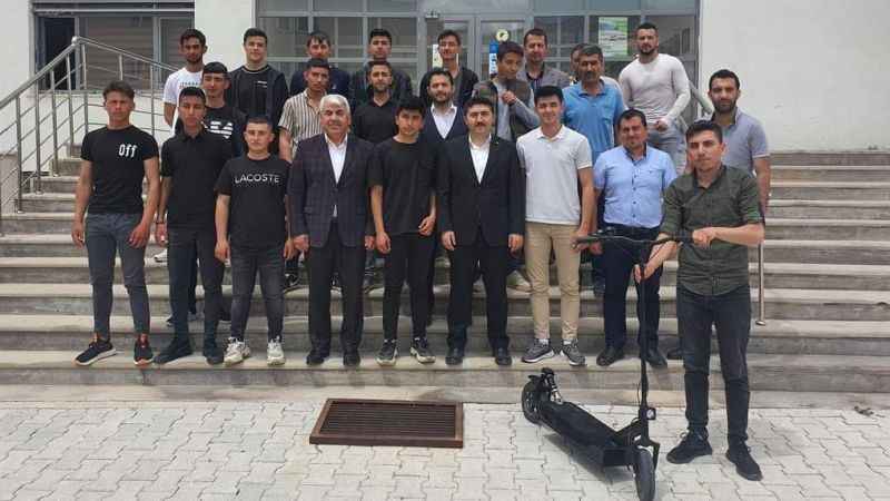 Lise öğrencileri elektrikli scooter üretti Lise öğrencileri elektrikli scooter üretti