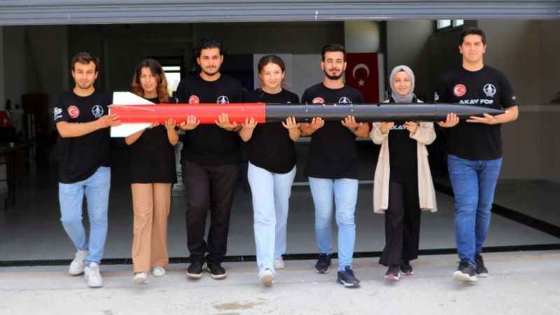 Öğrenciler 3 bin metreye çıkabilen roket tasarladı