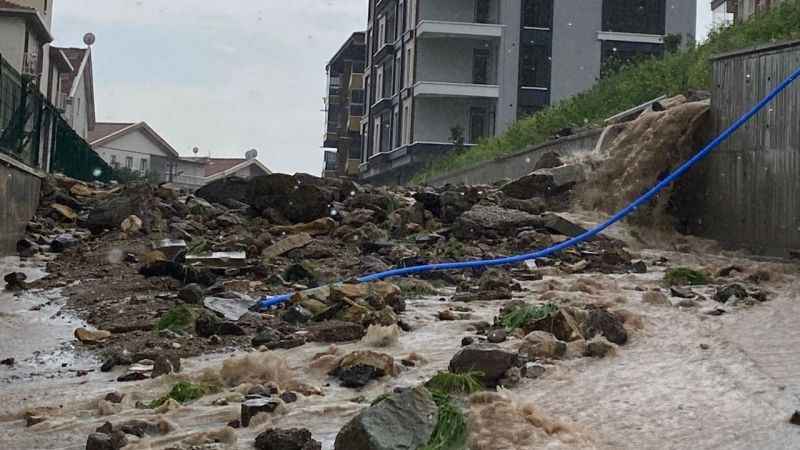 Ankara’da sağanak sonrası heyelan meydana geldi