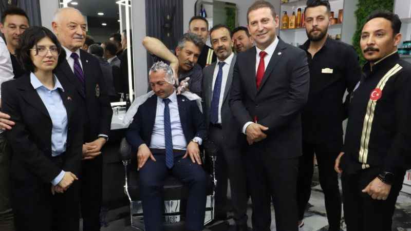 Türk berberler Paraguaylı berberleri eğitti