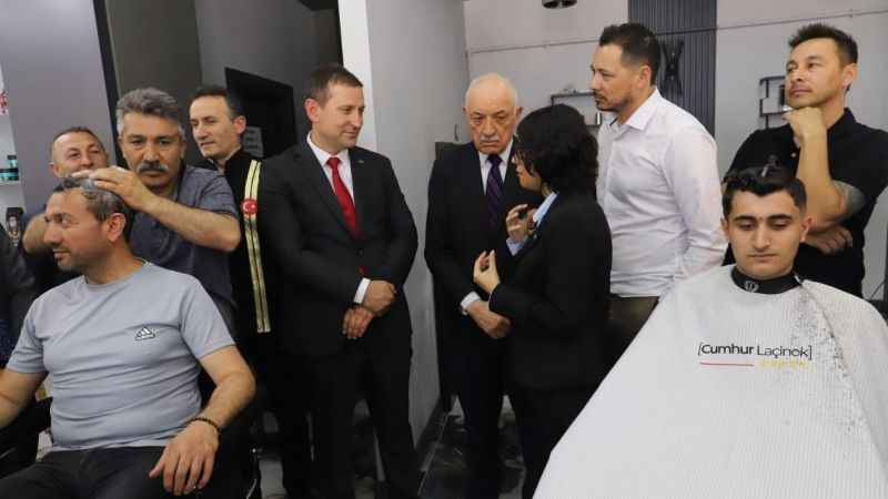 Türk berberler Paraguaylı berberleri eğitti