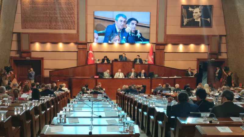 İBB Meclis toplantısında İmamoğlu’na yangın eleştirisi