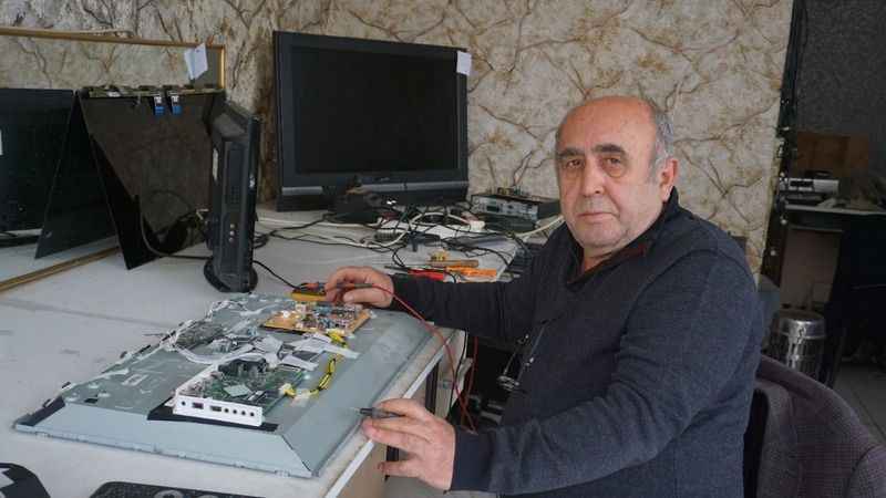 Yarım asırdır televizyon tamir ediyor
