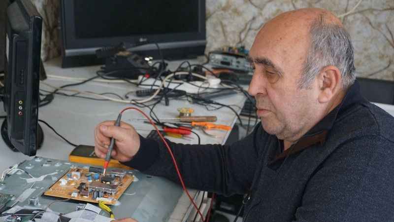 Yarım asırdır televizyon tamir ediyor