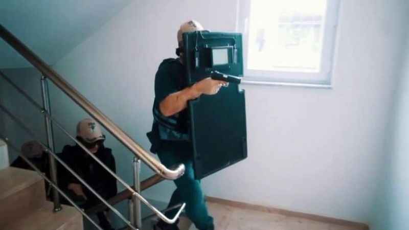 Film sahnesi değil, TEM’in operasyonu: 12 gözaltı Film sahnesi değil, TEM’in operasyonu: 12 gözaltı