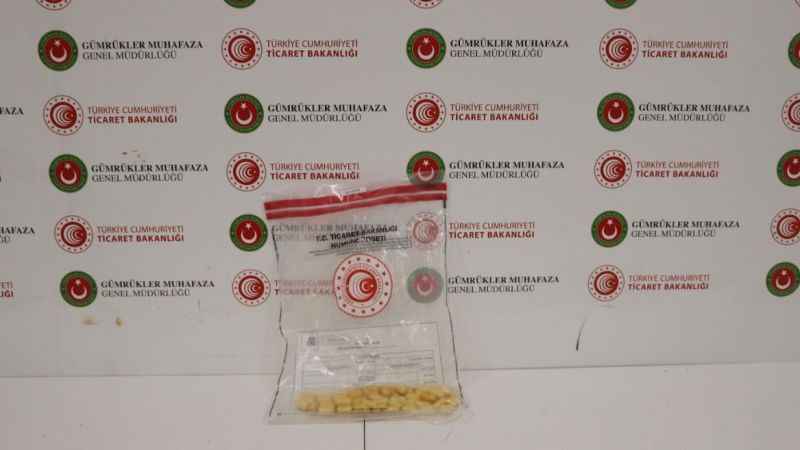 İstanbul Havalimanı’nda yolcunun midesinden 640 gram kokain çıktı