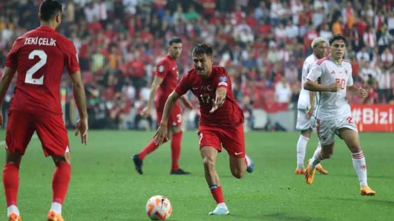 Galler'e dört gol attık, ikisi sayıldı