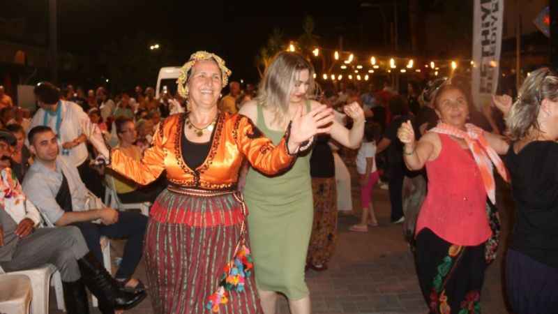 Yörüklerin yayla göçü renkli görüntüler oluşturdu