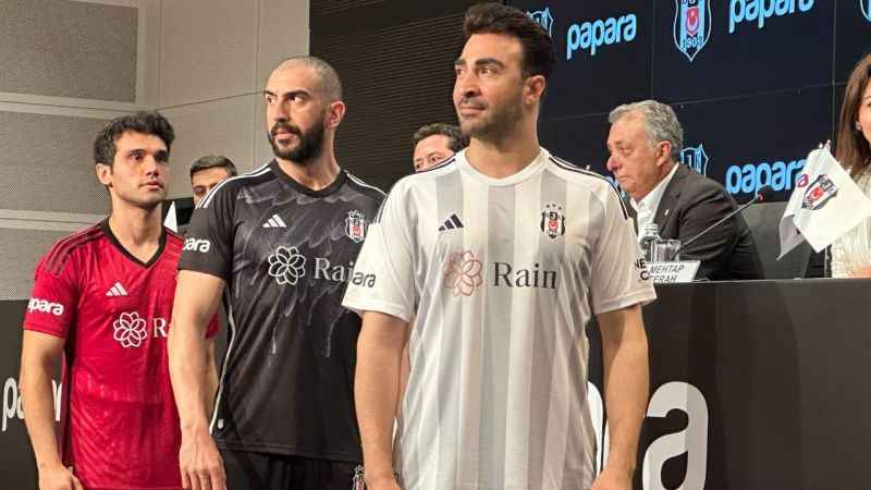 Beşiktaş’ın yeni sezon formaları tanıtıldı