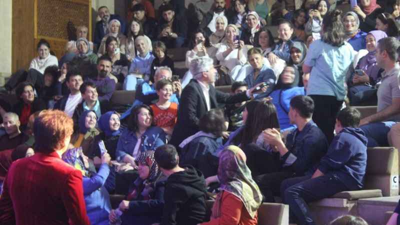 Uygur kardeşler Nevşehir’de sahne aldı