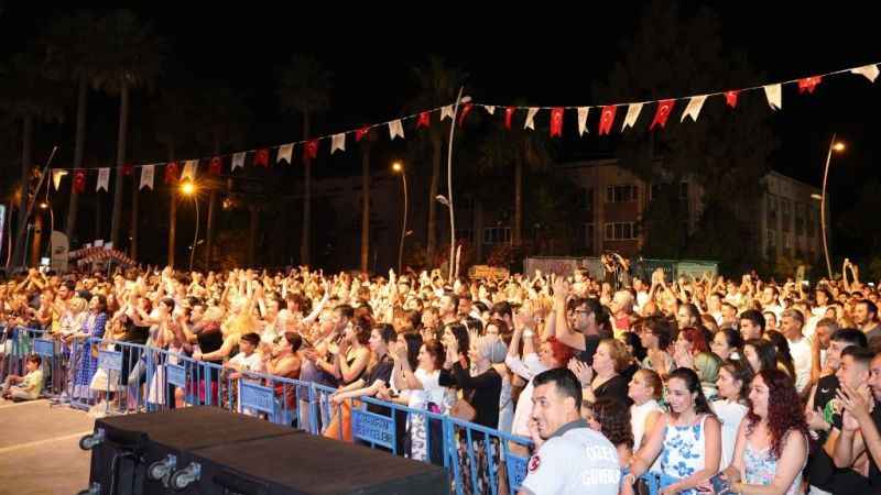 Marmaris’te ‘Yeni Türkü’ rüzgarı esti