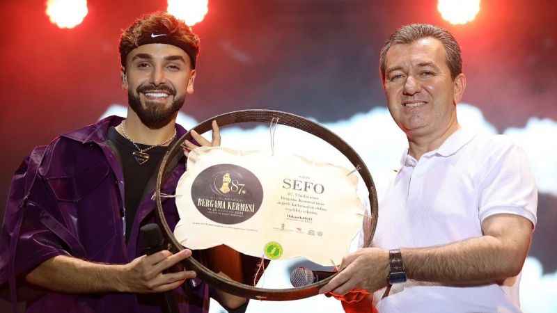 Sefo'dan Bergama'da muhteşem konser