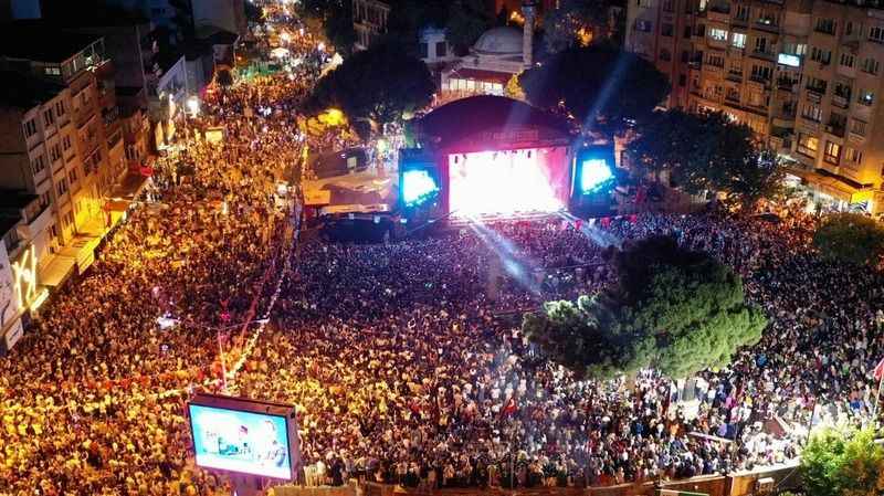 Sefo'dan Bergama'da muhteşem konser