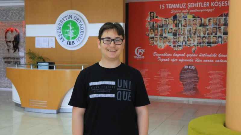 Başakşehir Akşemsettin Ortaokulundan Ahmet Emre Pektaş 500 tam puan aldı