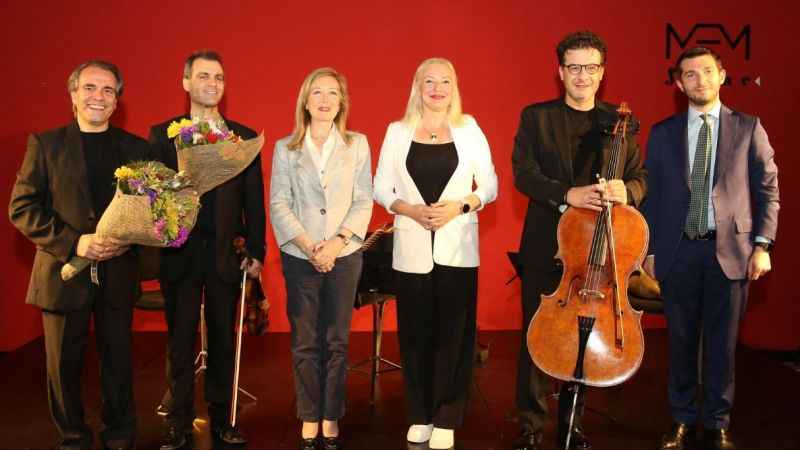 Keman ve çellonun gitarla buluştu