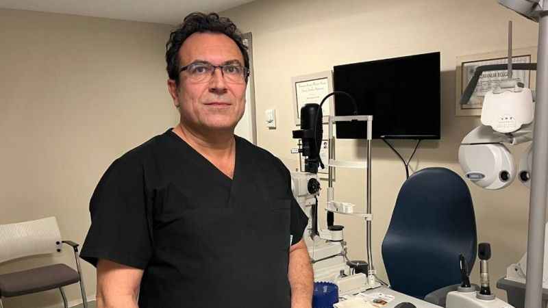 Prematüre bebeğe kuvözde katarakt ameliyatı