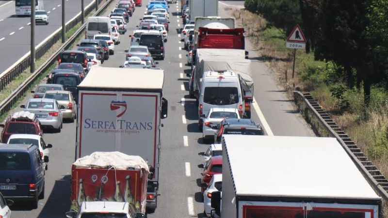 Otoyol Sakarya geçişinde trafik durma noktasına geldi