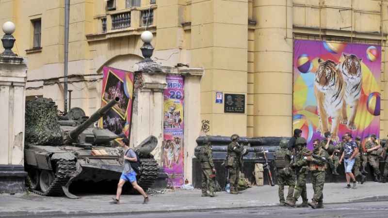 Wagner savaşçıları Rostov sokaklarında