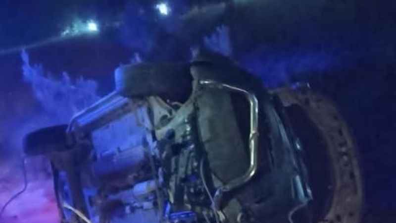 Yola düşen hurda demir yığınına cip çarptı: 3 yaralı