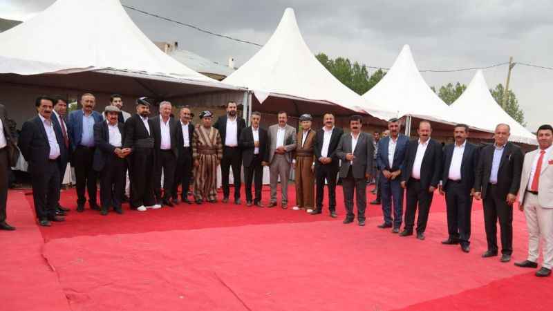 Aşiret düğünündeki takılar dudak uçuklattı