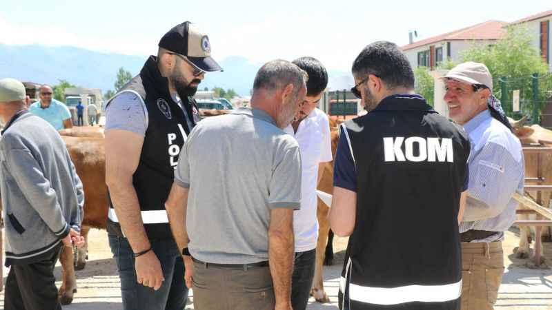 Polisten Kurban Satıcılarına 'Sahte Para' Uyarısı