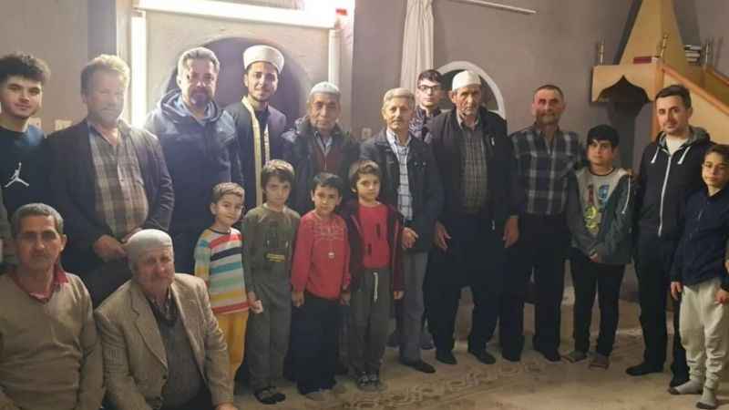 30 yıldır imam bekliyorlar