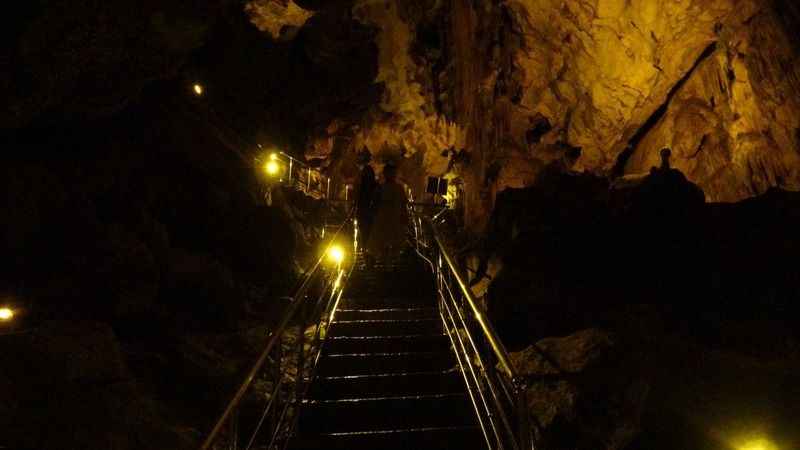 Soğan sarkıtlarıyla dikkat çeken tescilli mağara