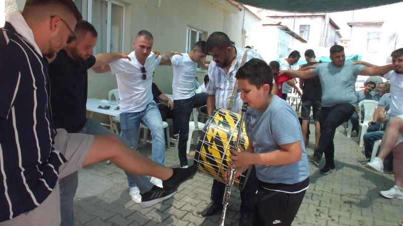 Davullu klarnetli keşkek dövme geleneği