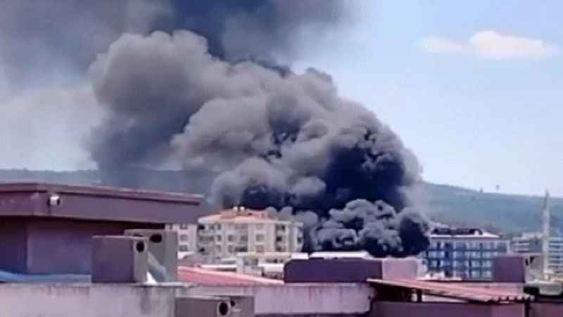 İzmir'de çocuk parkında yangın paniği