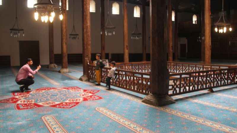 7 asırlık camiye ziyaretçilerin ilgisi yoğun