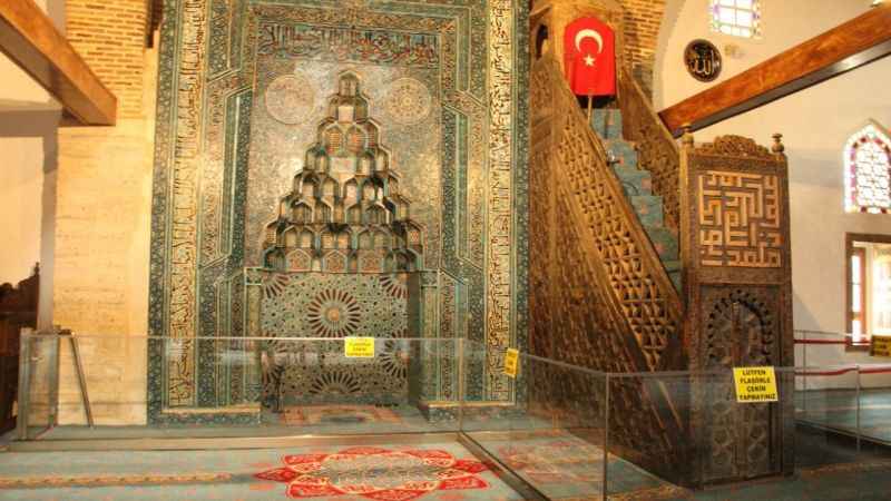 7 asırlık camiye ziyaretçilerin ilgisi yoğun