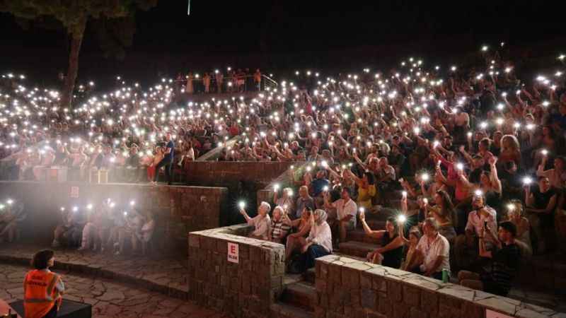 Ünlü sanatçı Marmaris’i coşturdu