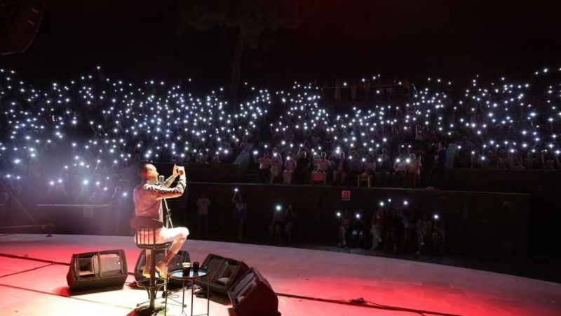 Ünlü sanatçı Marmaris’i coşturdu