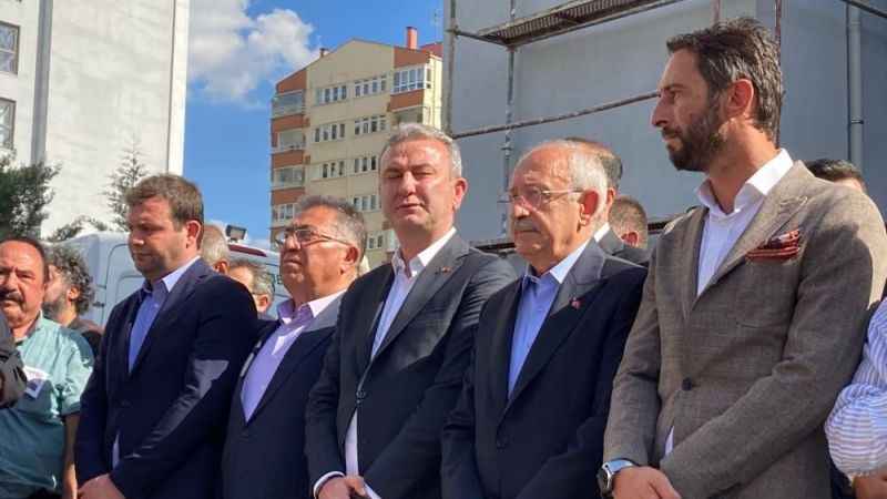 Kılıçdaroğlu, dayısının cenaze törenine katıldı