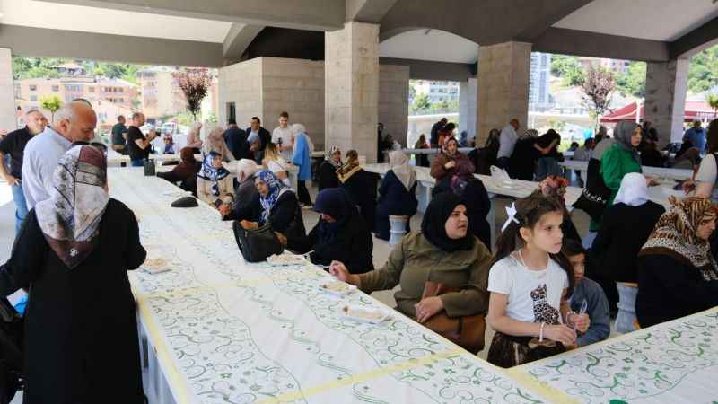 "Bayram pilavı" geleneği 131 yıldır yaşatılıyor