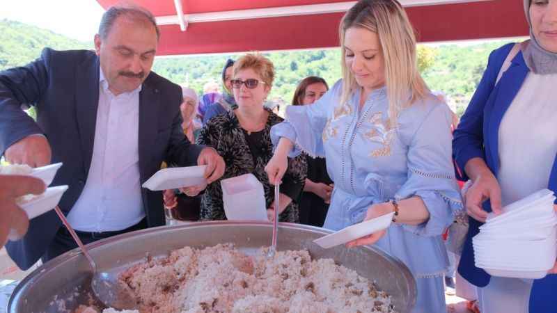 "Bayram pilavı" geleneği 131 yıldır yaşatılıyor