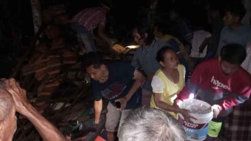 Endonezya’da 6.4 büyüklüğünde deprem: 1 ölü, 9 yaralı