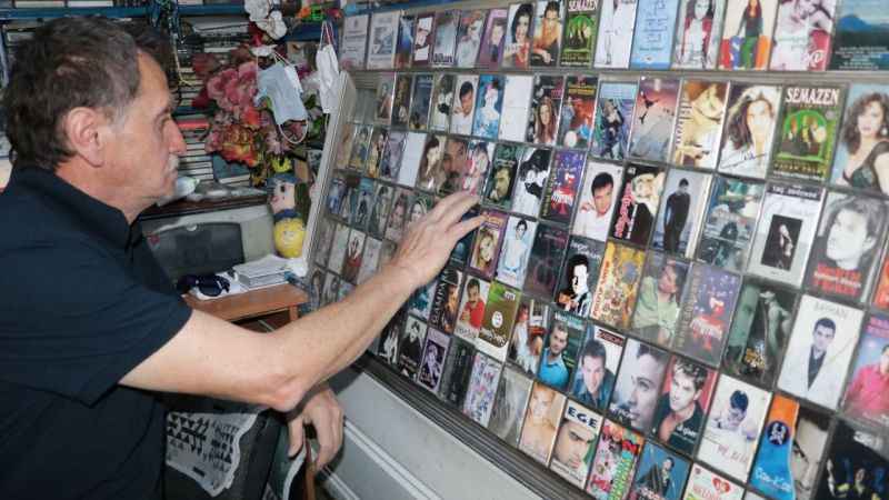 Yılların eskitemediği kasetçi