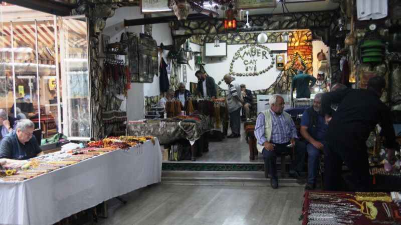 Tespihçiler Kahvesinde sohbet ve ticaret bir arada