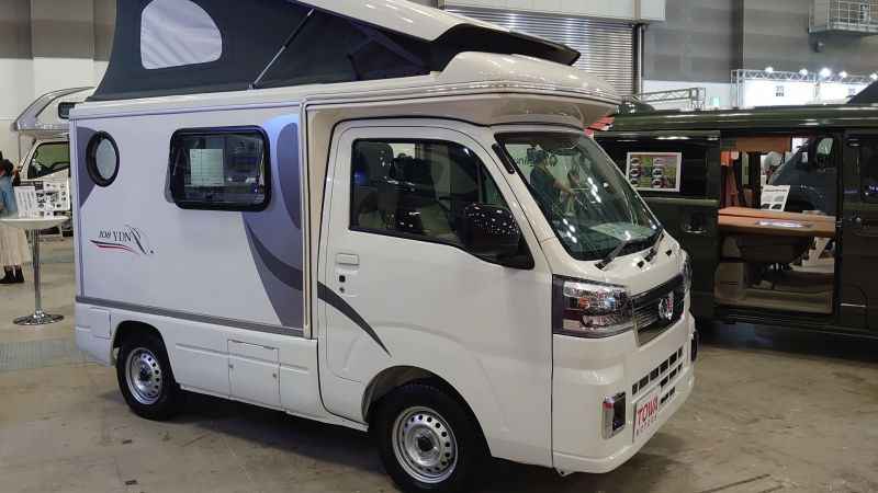 Japonya'da 200 farklı kamp aracı görücüye çıktı