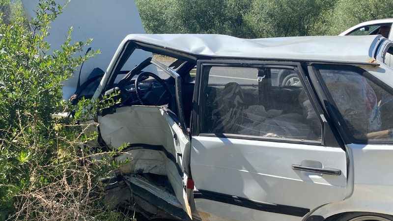 Uşak'ta iki otomobil çarpıştı: 2 yaralı