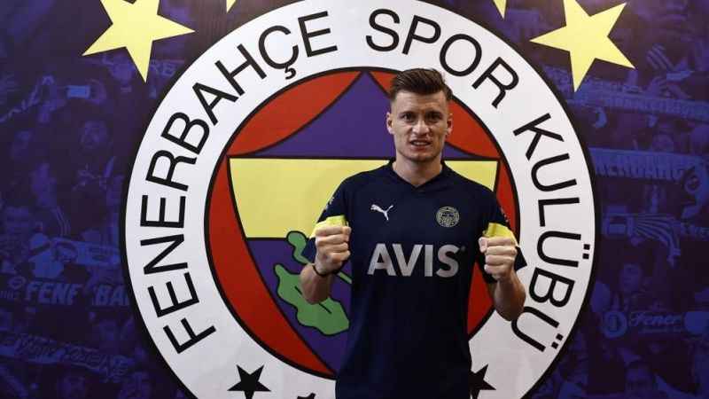 Ezgjan Alioski, Fenerbahçe'ye veda etti